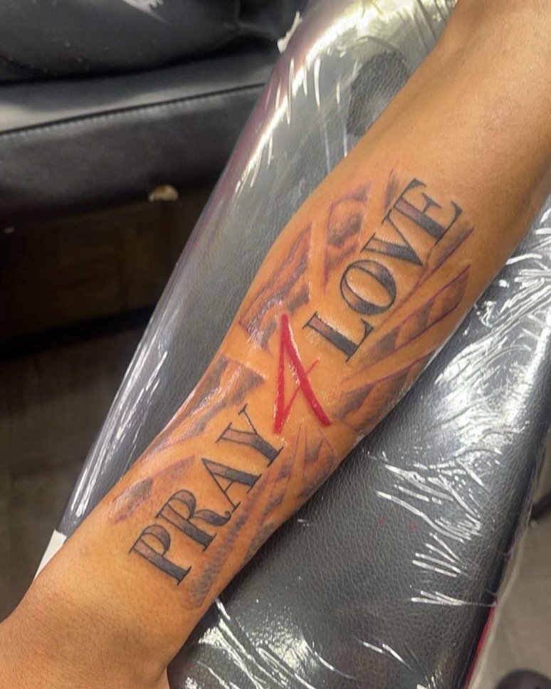 SCHEDULE TODAY 

Artist : @loyaltytatink 

📍 Skard4lyfeink Tattoo &amp; Supply
📍425 Bowdoin st Dorchester 

#Skard4LyfeInk #letsgetinky #bostontattooartist #bostontattoos  #bostontattooshop #dorchester #igink #boston #tattooboston #igtattoo