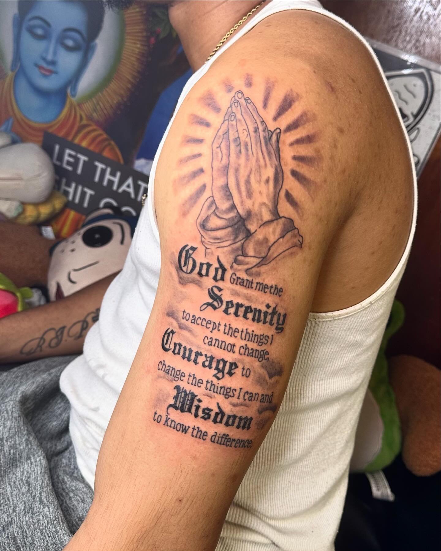 🎨🙌🏽 #tattoo #tattooideas #femaletattoo #mentattoo #boston #bostontattoo #bostontattooartist #tattooartist #femaletattooartist #tatted #tattedbyz #redinktattoo #blackinktattoo #quotetattoo #flowertattoo #armtattoo #rhodeislandtattoo #nyctattoo