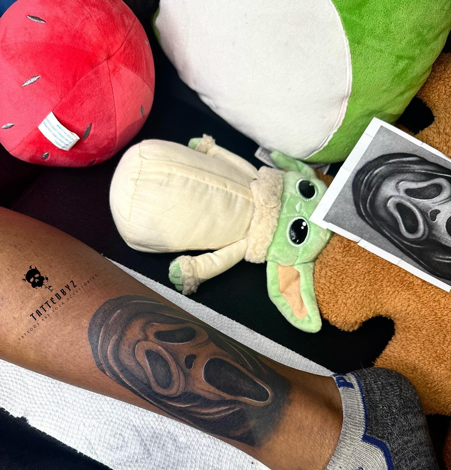 Will be posting July availability later today ! Thank you to those who booked for june 🙌🏽⚡️ #tattoo #tattooideas #femaletattoo #femaletattooartist #boston #bostontattoo #bostontattooartist #tattooartist #tatted #tattedbyz #armtattoo #legtattoo #red