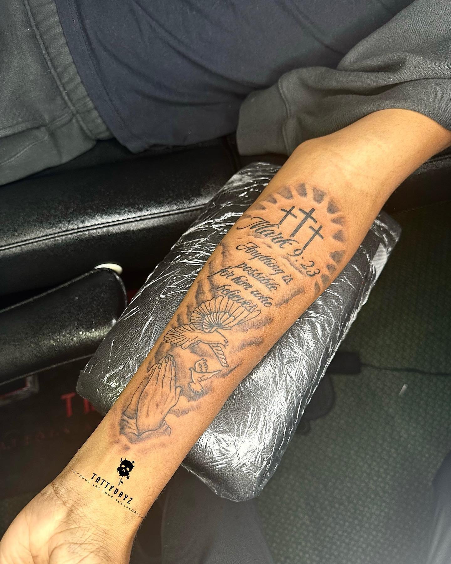 ✏️ #tattoo #femaletattoo #mentattoo #tattooideas #custom #boston #bostontattoo #bostontattooartist #tattooartist #femaletattooartist #tattedbyz #tatted #armtattoo #backtattoo #hearttattoo #thightattoo #flowertattoo #butterflytattoo #blackinktattoo #r