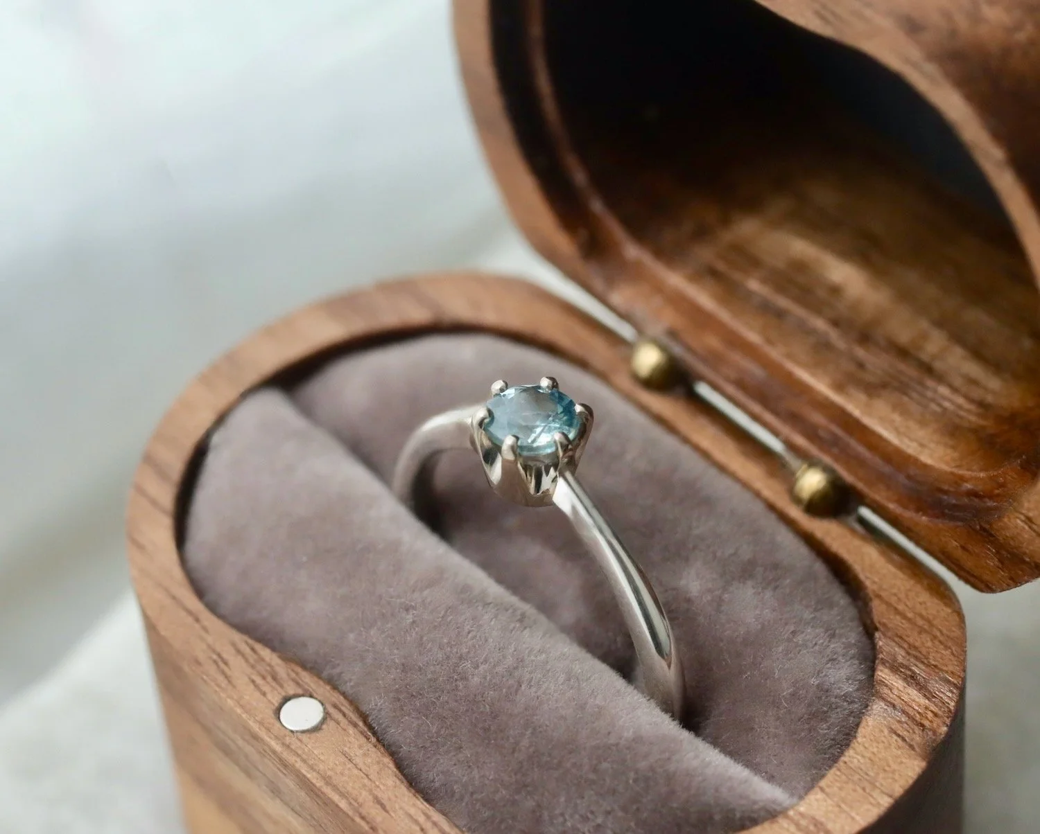 Claw-set-Glasswing-Sapphire-solitaire-in-box.jpeg