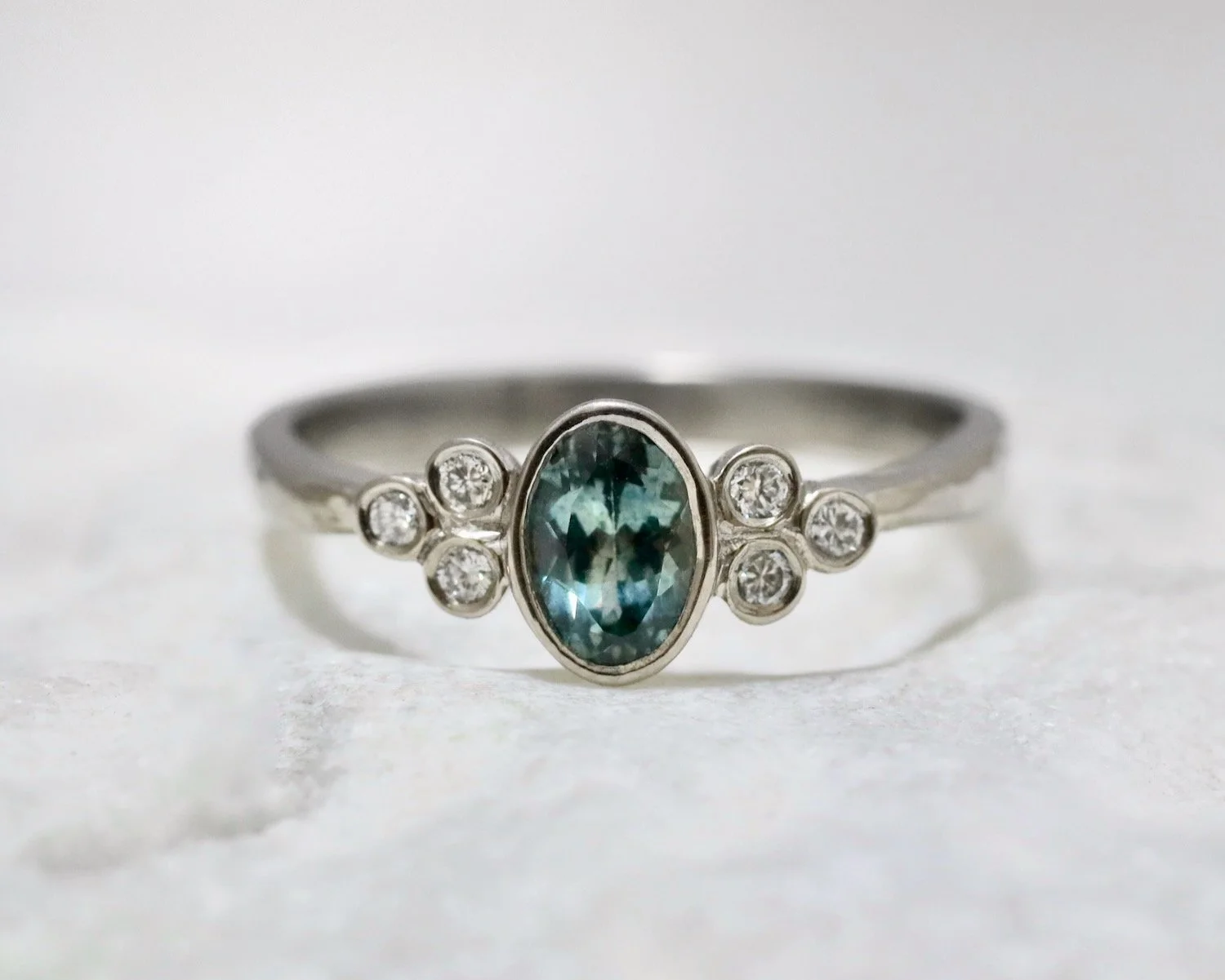 Oval Sapphire Godreva