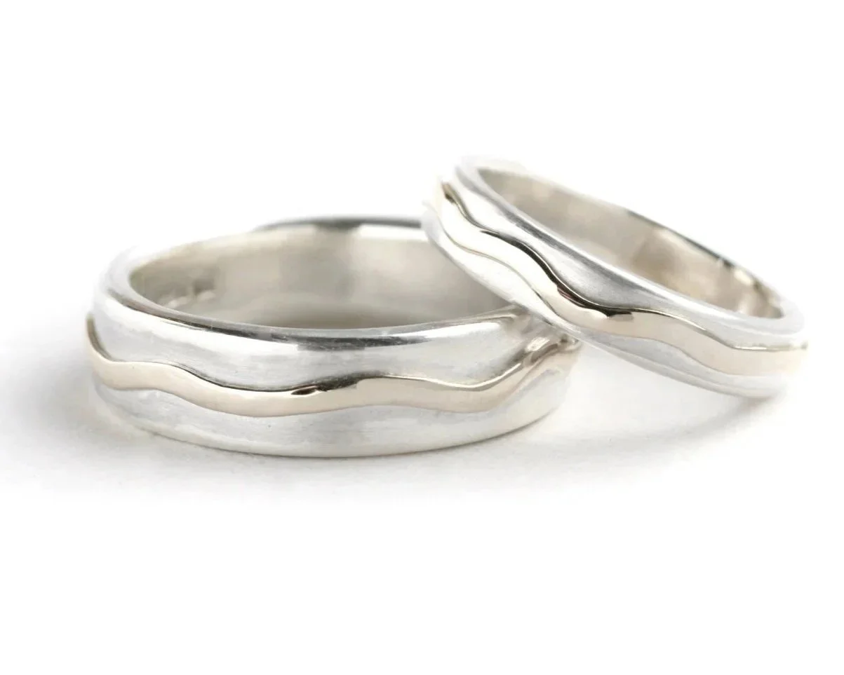 Escalls Wedding Rings White Gold Wave.jpeg