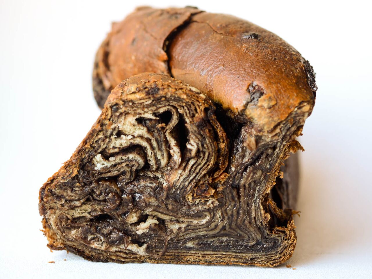 ONEG CREDIT SERIOUS EATS oneg-heimishe-bakery-babka-pie-whole-side-best-babka-in-NYC-niko-triantafillou_preview.jpg