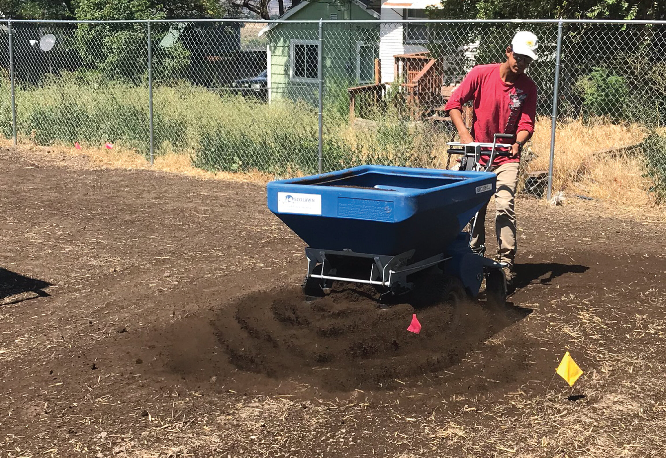 Lawn Turf Spreading Dirt Hugger