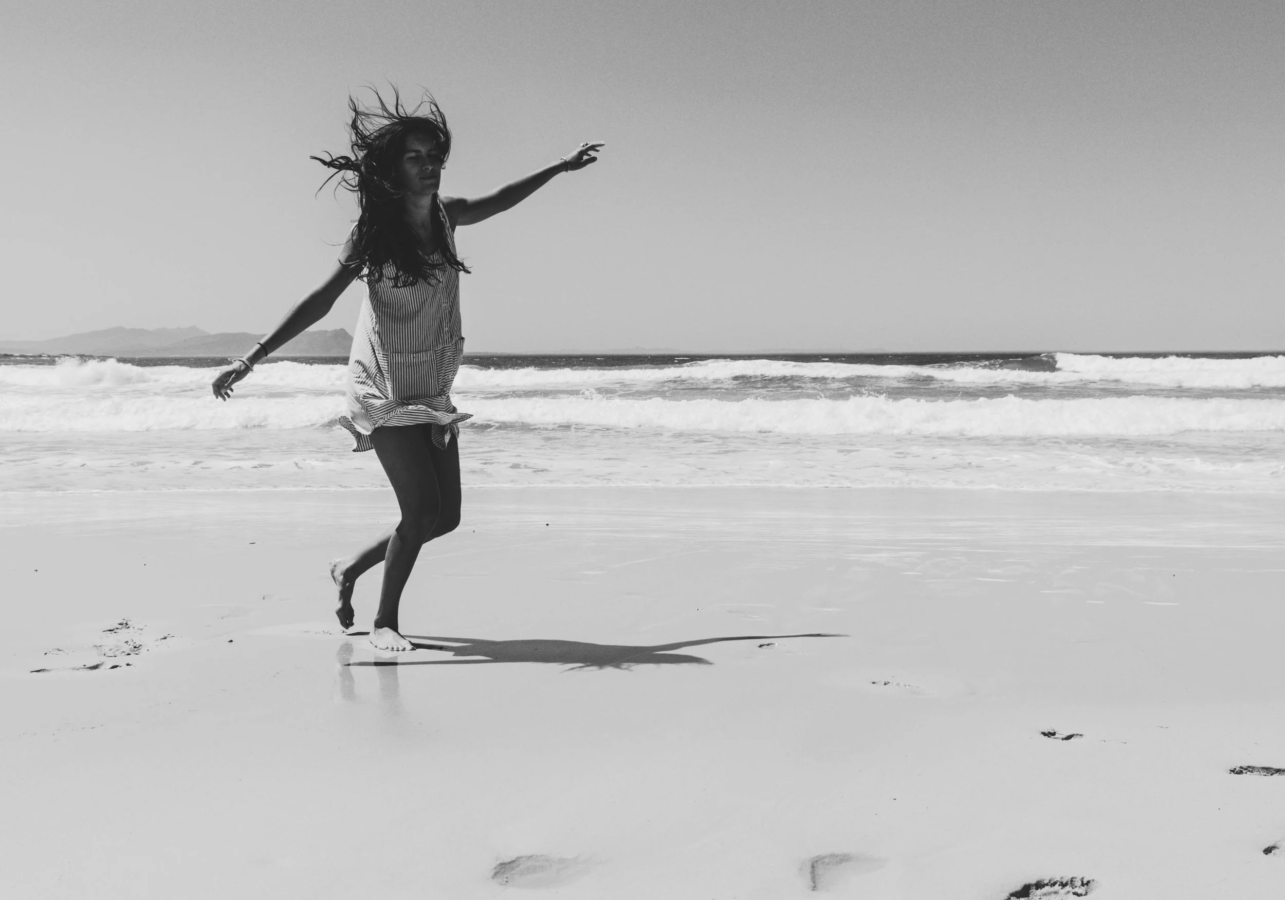 BW_woman_beach_fabrizio-verrecchia-1132917-unsplash.jpg