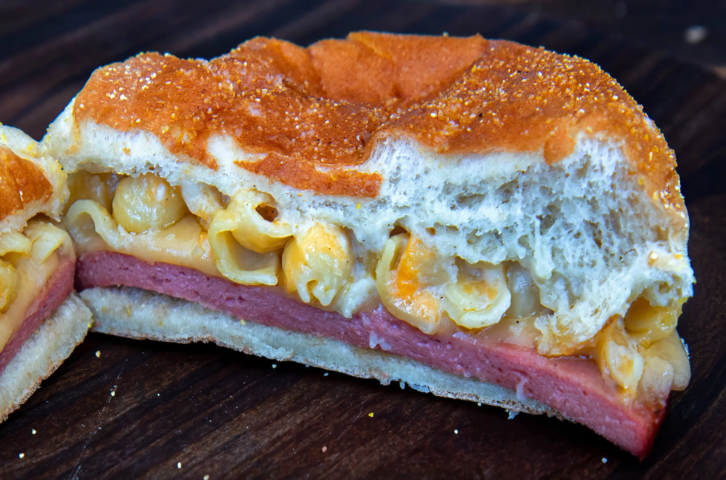 🧀 Ultimate Mac and Cheese Bologna Banger Recipe – A Backyard Classic Reinvented