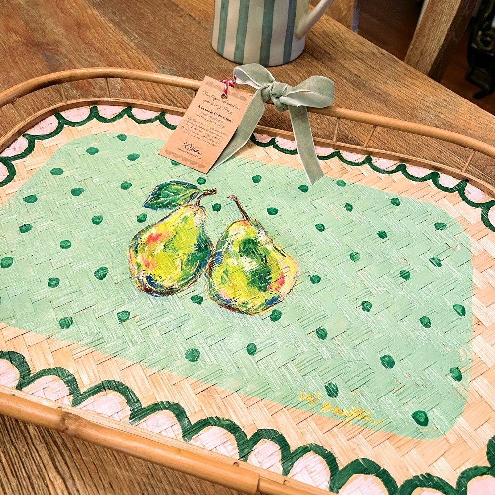 🍐🍐 A Perfect Pair &mdash; from my &Agrave; la table mini series! This vintage bamboo serving tray is hand-painted with two pears&mdash;pear-fect for display, serving, or gifting. 

Find it at:
Crooked Tree Merry Marketplace Holiday Art Market @croo