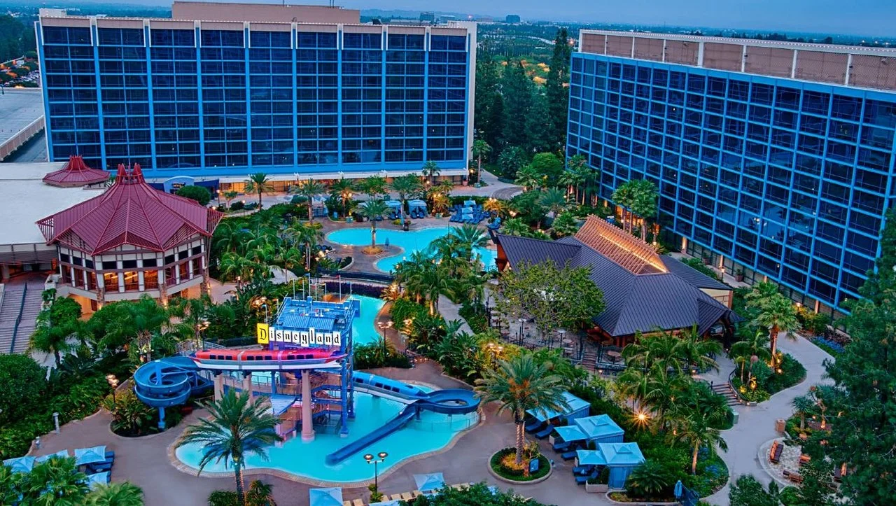 disneyland-hotel-disneyland.jpg