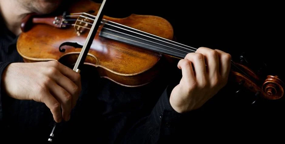 This is what I picture when I hear the violin legato…lyrical and beautiful.
