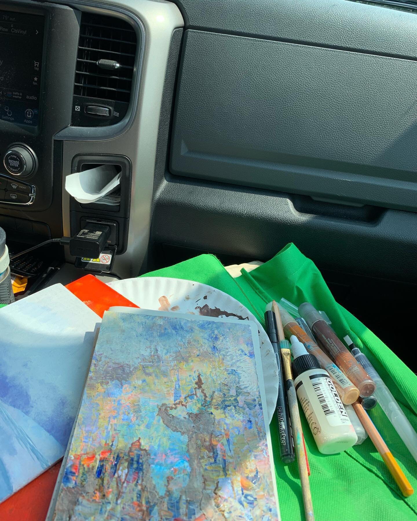Doodling on the interstate! (While riding shotgun of course) #abstractart #abstractartist #artistsoninstagram #artoftheday #paintpens #acrylicmarkers #sketching