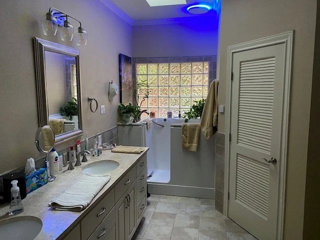 Master bath 1.jpg