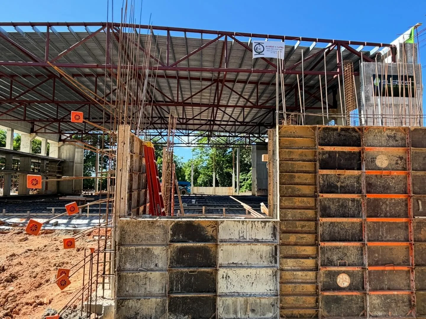 A lot of progress at the New Gymnasium &amp; Athletic Corridor @colegiosanignaciopr