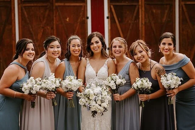 All about the girls 🤍⠀⠀⠀⠀⠀⠀⠀⠀⠀⁣
⁣
Photography: @victoriacarlsonphoto ⁣ 
Coordination: @_kellyelynn ⁣
Catering: @forksandcorkscatering 
Desserts: @luxsucreweddings 
MUAH: @powderincbeauty 
DJ: @apogeeevents ⁣ ⁣ ⁣
Florist: @distinctivedesignsbydenice 