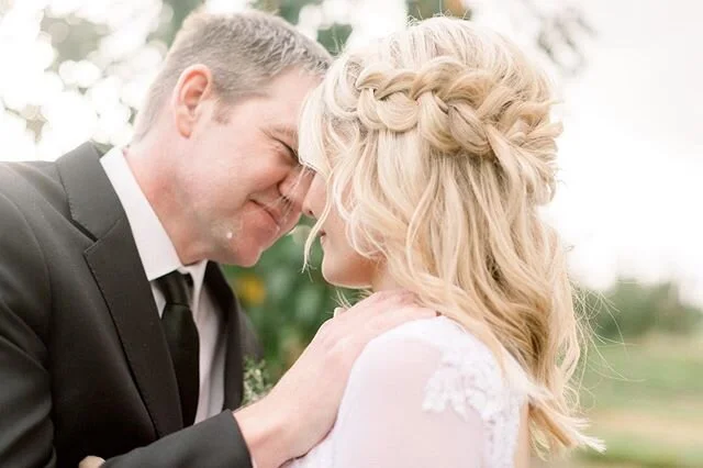 Wishing you all the love today 💘⠀⠀⠀⠀⠀⠀⠀⠀⠀⁣
⁣
Photography: @laycebaumanphoto ⁣ 
Coordination: @bridalblissnw | @katykhaley ⁣
Catering: @forksandcorkscatering 
Desserts: @gretchenatthesassycupcake 
MUA: @nwmakeupandhair 
Hair: @kaylanicolebeauty 
Band