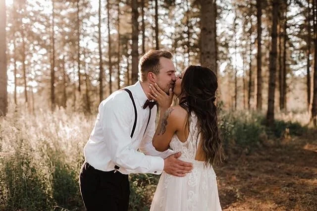 Happy first anniversary to these two cuties 🥳❤️ ⠀⠀⠀⠀⠀⠀⠀⠀⠀
⠀⠀⠀⠀⠀⠀⠀⠀⠀
⠀⠀⠀⠀⠀⠀⠀⠀⠀
#thebarnpnw #married #weddingday #scenesfromthebarn #oregonweddings #oregonbride #oregonbrideandgroom #adventurewedding #tablescape #oregonbarnweddings #bride #beautifulbr