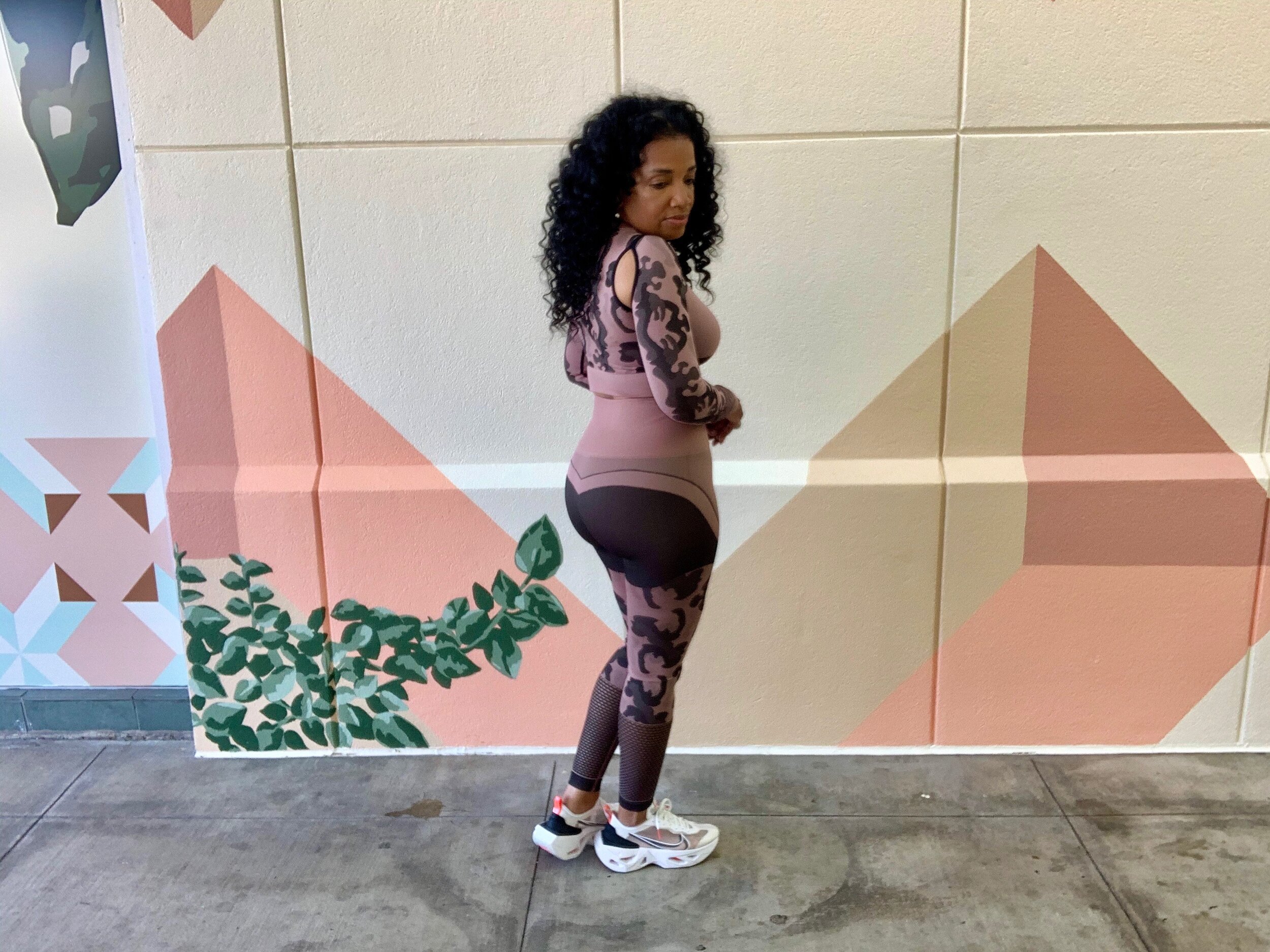 The Serena cutout set in (Mauve and Black)