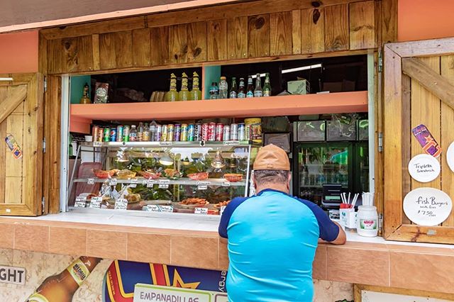 Snacking by the beach is a local sport.
.
.
.
.
.
#culebra #puertorico #flamecobeach #playaflamenco #playita #sunlife #saltlife #sunbathing #snorkling #fishing #boating #sunshine #discoverpuertorico #visitpuertorico #fabieloz @fabieloz #reef #wildlif