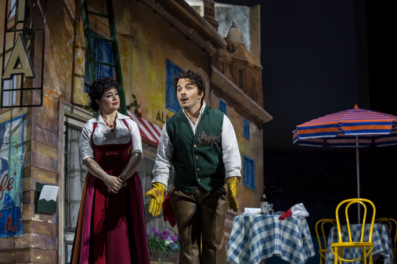 Angela Mortellaro as Rita and Javier Abreu as Rita and Beppe, Chicago Oper Theater