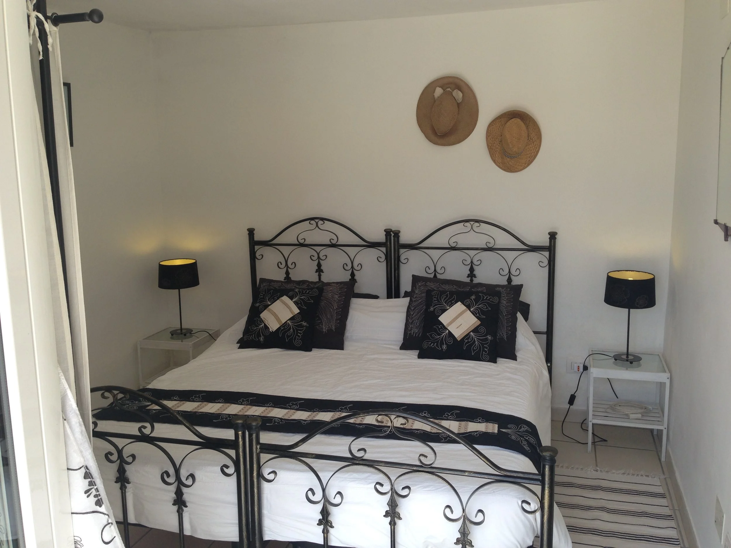 villa Courtyard bedroom as double.jpg