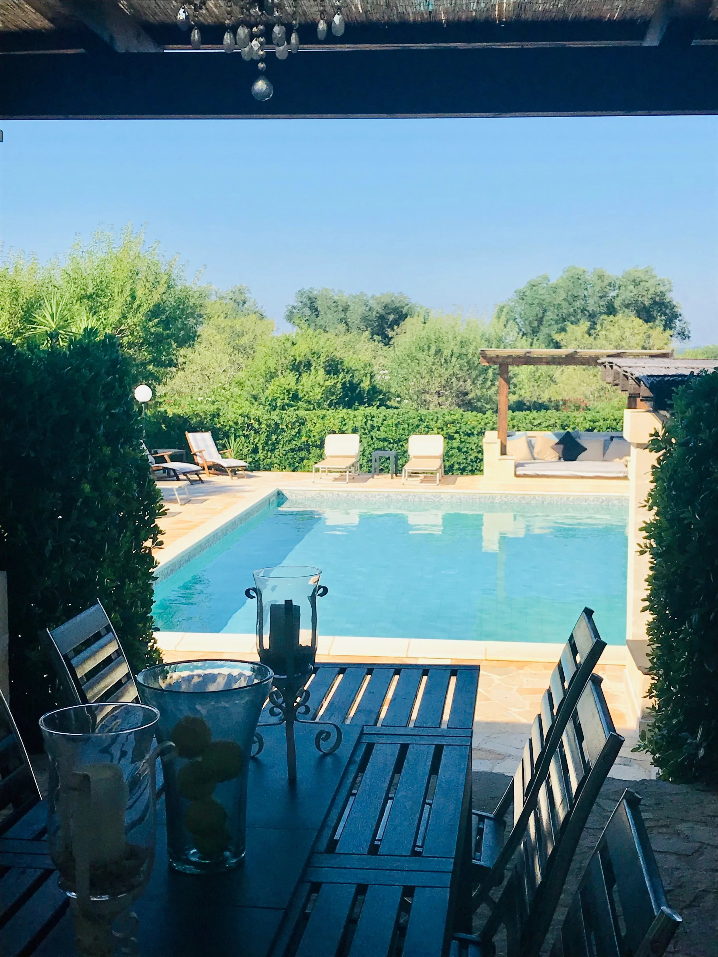 Pool Terrace dining.jpeg