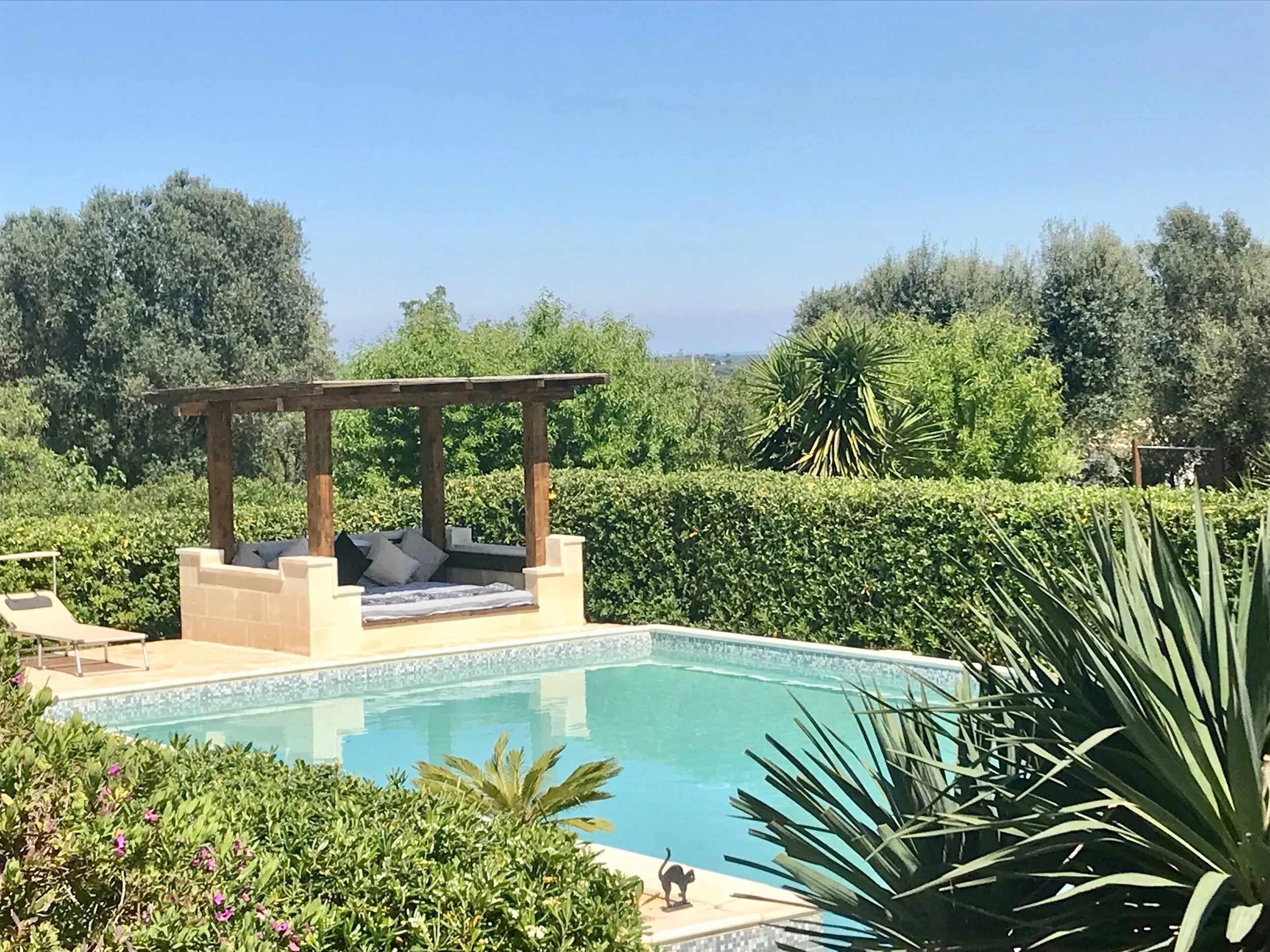 Pavilion with day bed.jpeg