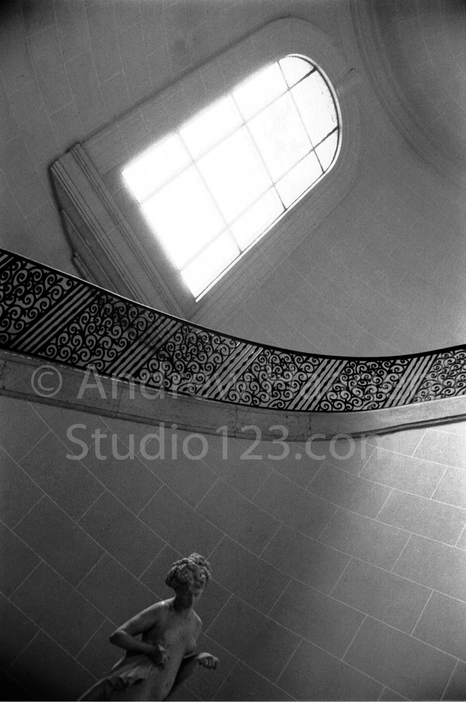 024-stairway.jpg