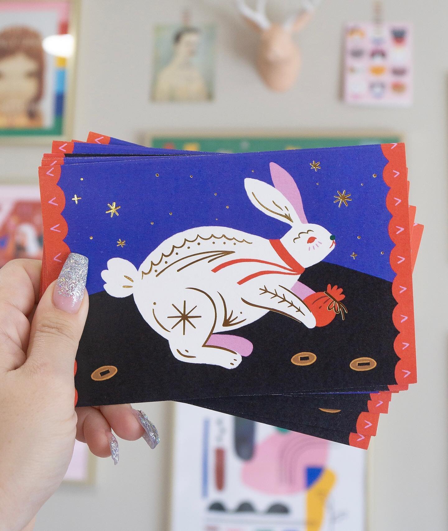 New Lunar New Year card is now available on the shop! 🐇 As someone who was born in the year of the rabbit, I was so excited to illustrate my animal and decided at the last minute that it needed gold foil ✨
.
.
Apologies that the banner on my homepag