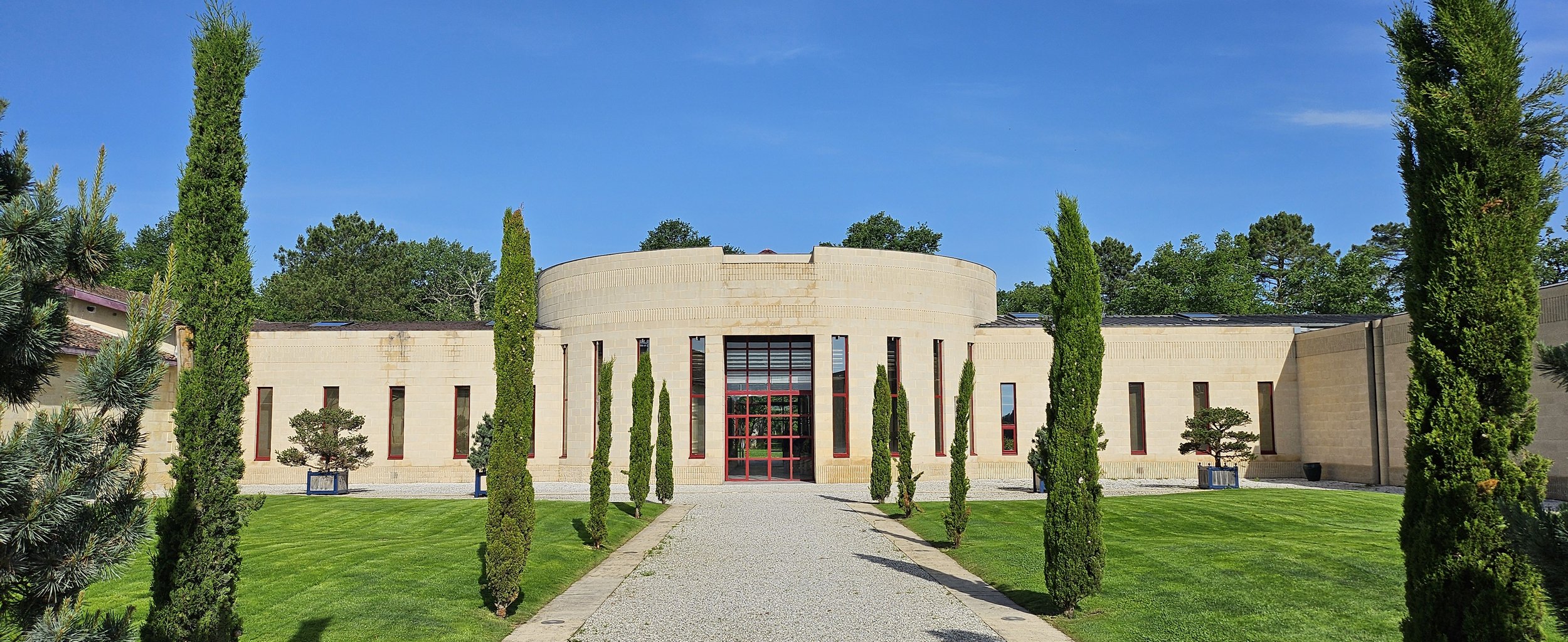 5.1.1 Friday 22 May 2026 Domaine de Chevalier - chateau.jpg