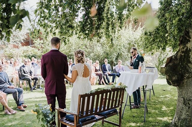 Ambiance d&rsquo;&eacute;t&eacute;! 💍🌳🌿 #vaudoenotourisme #mariagealabbaye #abbayedesalaz #wedding #weddinginthevineyard #weddinginswitzerland