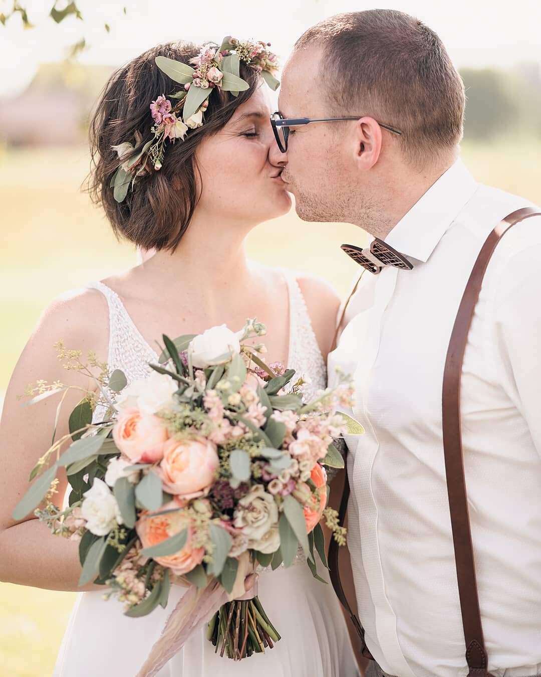 Flower power! 😊💐🌿

.

#bohowedding #weddingphotographer #junebugweddings #photobugcommunity #fotograf #fotografiranjeporoke #poroka2021 #bohovibes #flowerpower #lumeriaweddings #porocnifotograf