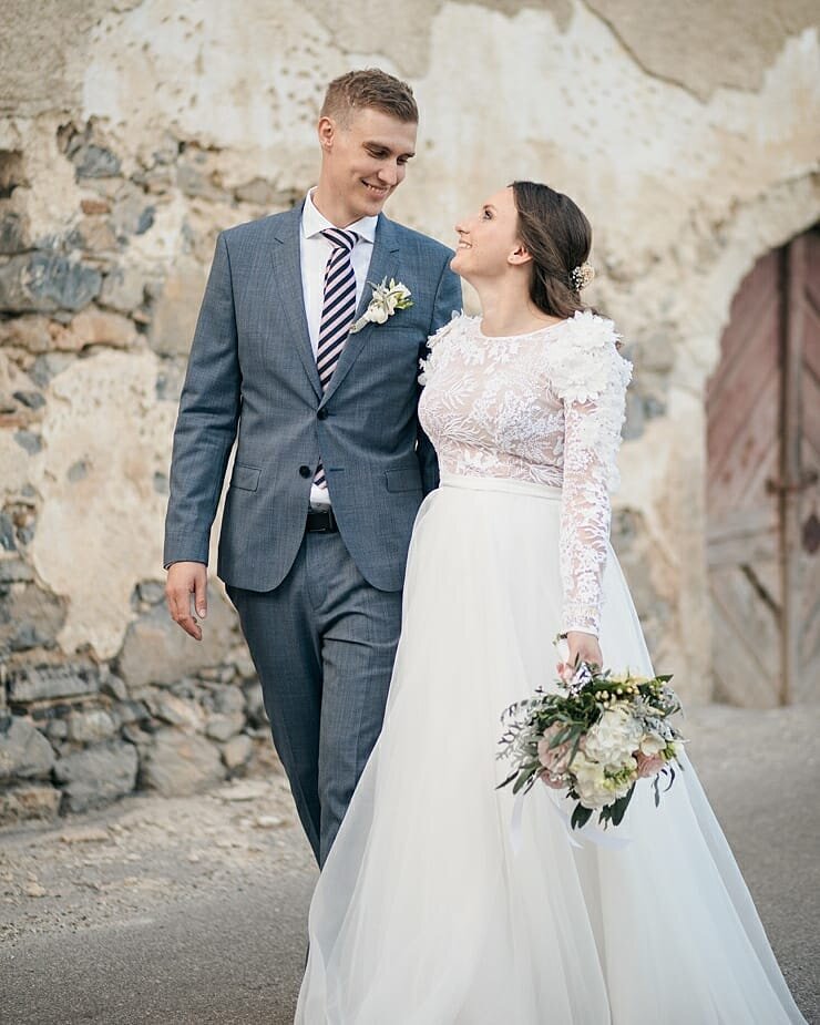 I'll walk with you wherever life takes us. ❤
.
.
.
#wedding #poroka #weddingphotographer #porocnifotograf #lumeriaweddings #triluckeporoka #trilucke