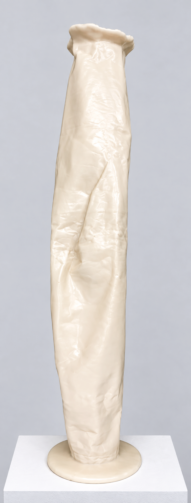 Lola Lely-Vessel_No-06.png