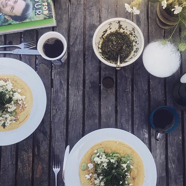 Bank holiday breakfast vibes inspired by an early broad bean harvest from the garden. Fresh from the fuzzy little pods and straight into boiling water. Served with crumbled feta, za&rsquo;atar, parsley , olive oil and a smidge of chimichurri all heap