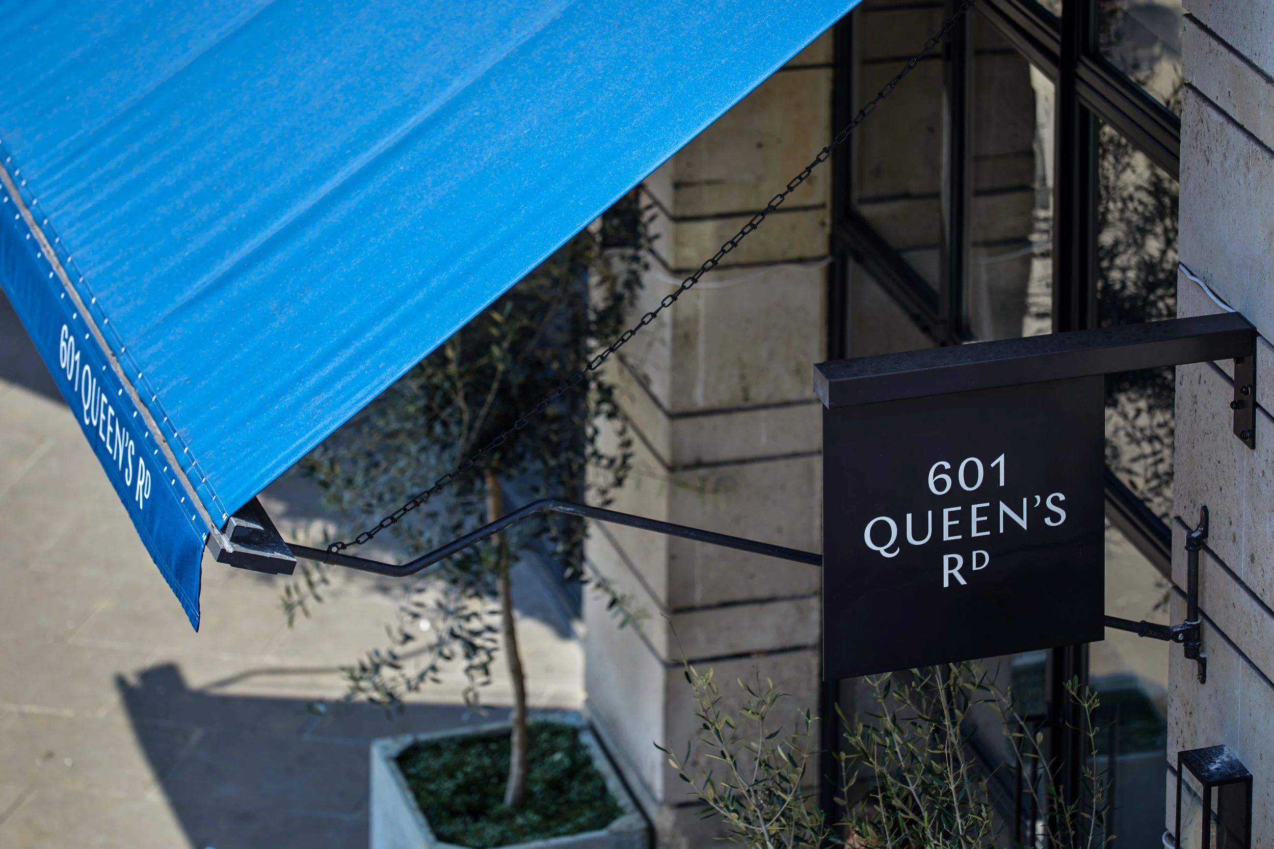 601 Queens Rd | Bar & Restaurant in the Heart of Wimbledon