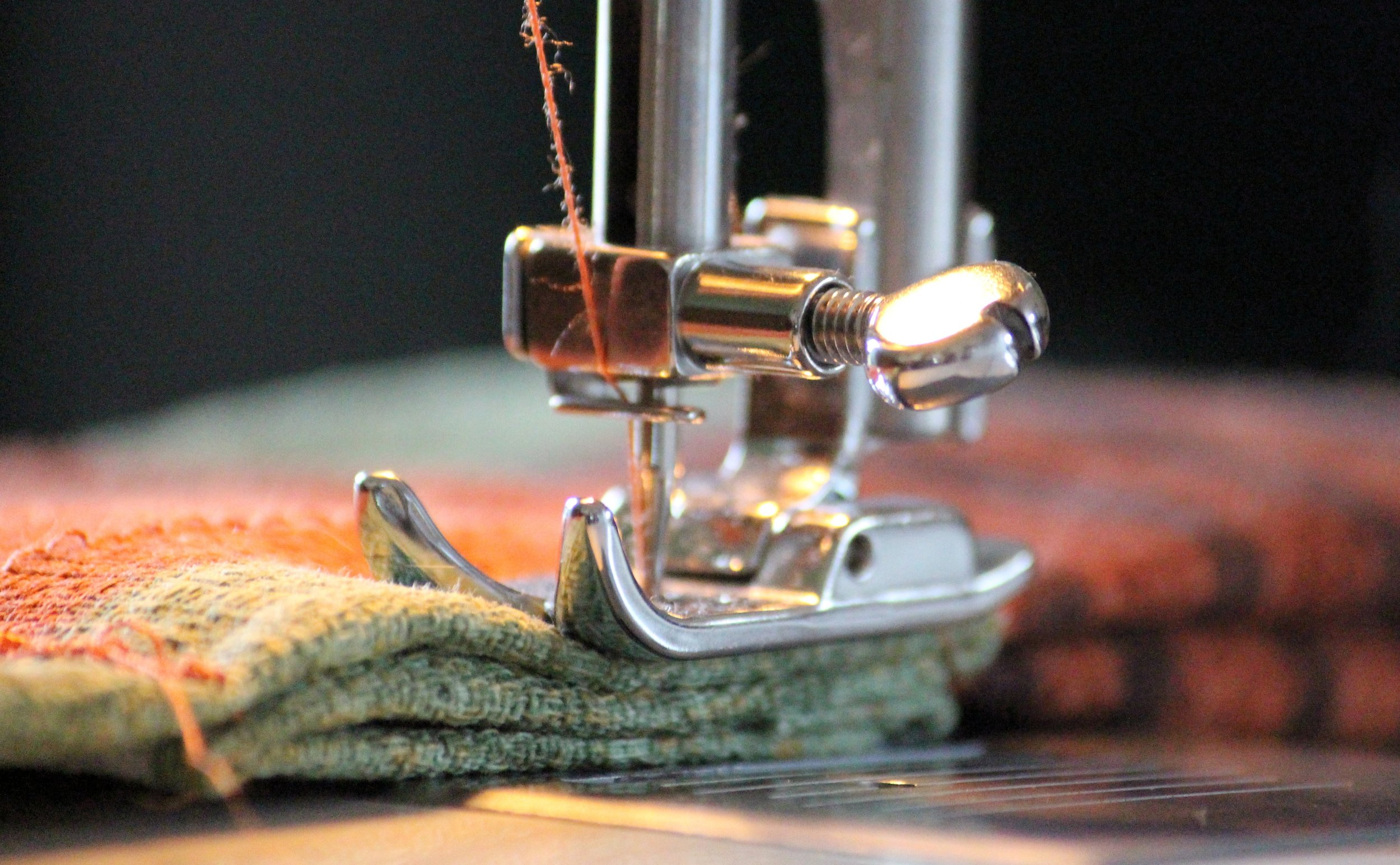 sewing-machine-1375794.jpg