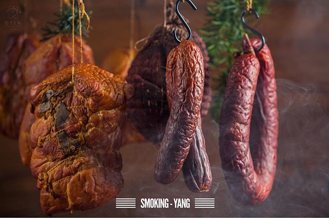 Live Simply &ndash; Understanding the yin &amp; yang relationships with common meal preparations

Smoking food
adds yang energy to food. Smoking can add brilliant flavor and is commonly used with meats and cheese.

Smoking food is one of the oldest f