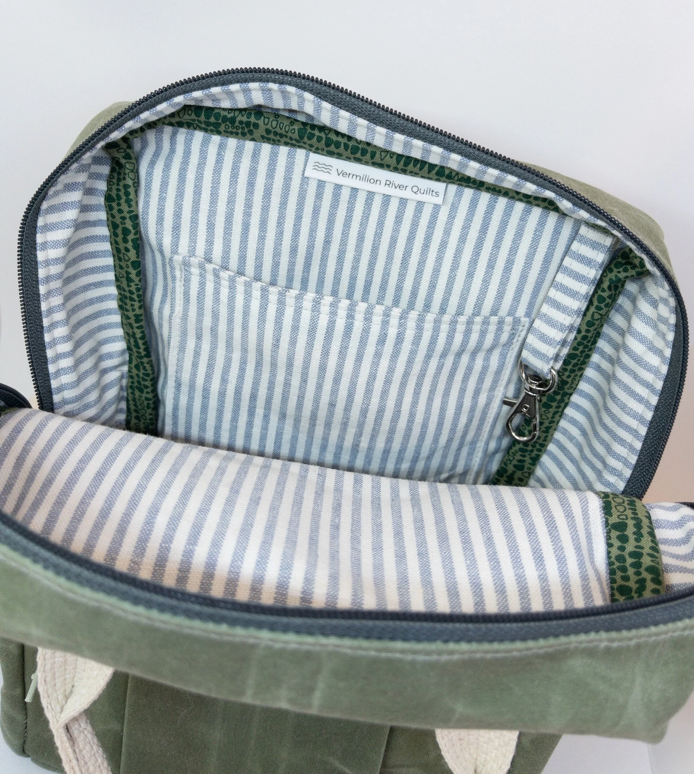 E25F4CFF-0CD8-4C94-B989-A95F4C6EC45C