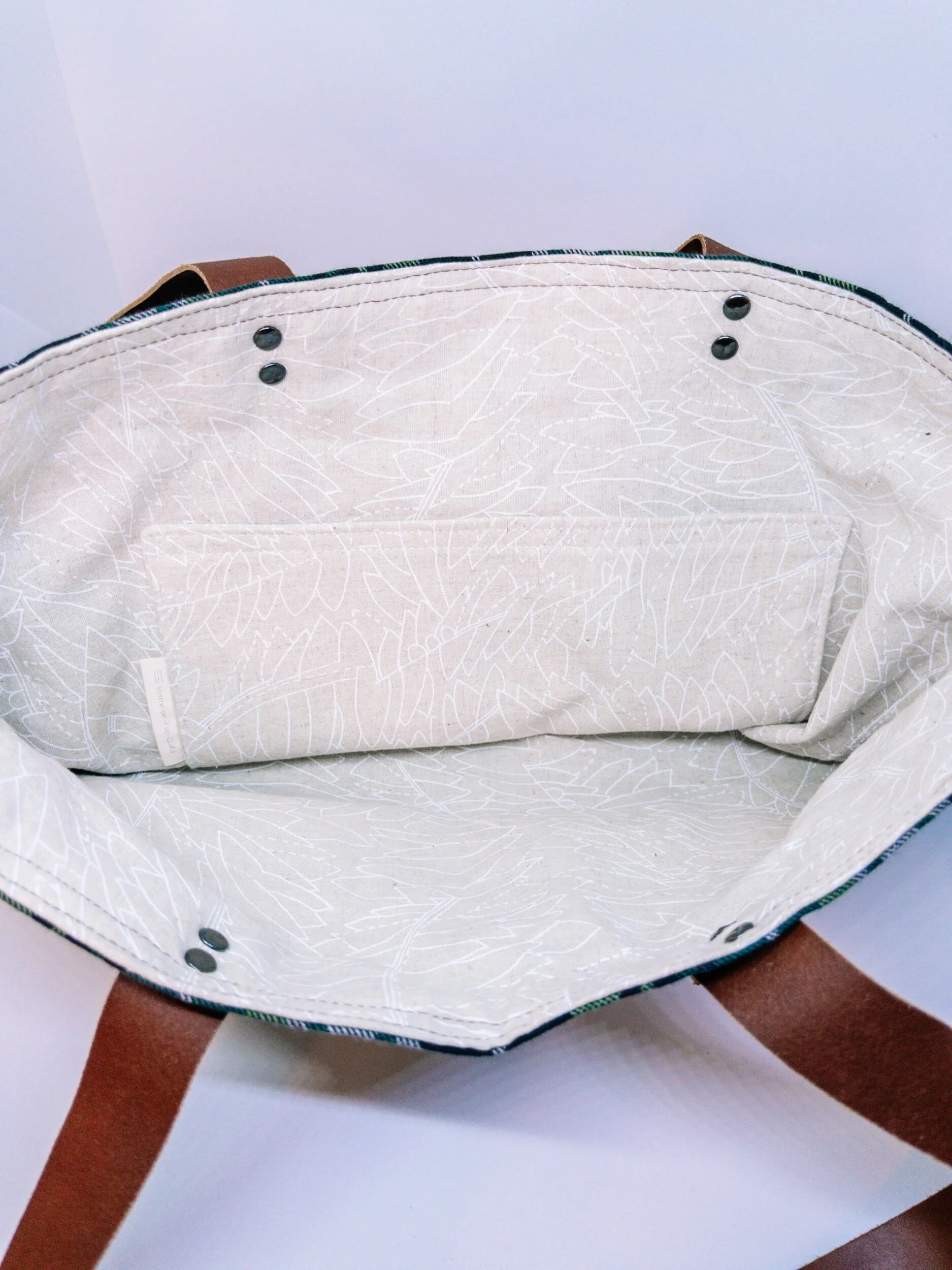 B2F99C6B-8CC7-4EC4-AB91-E11D19A2906C