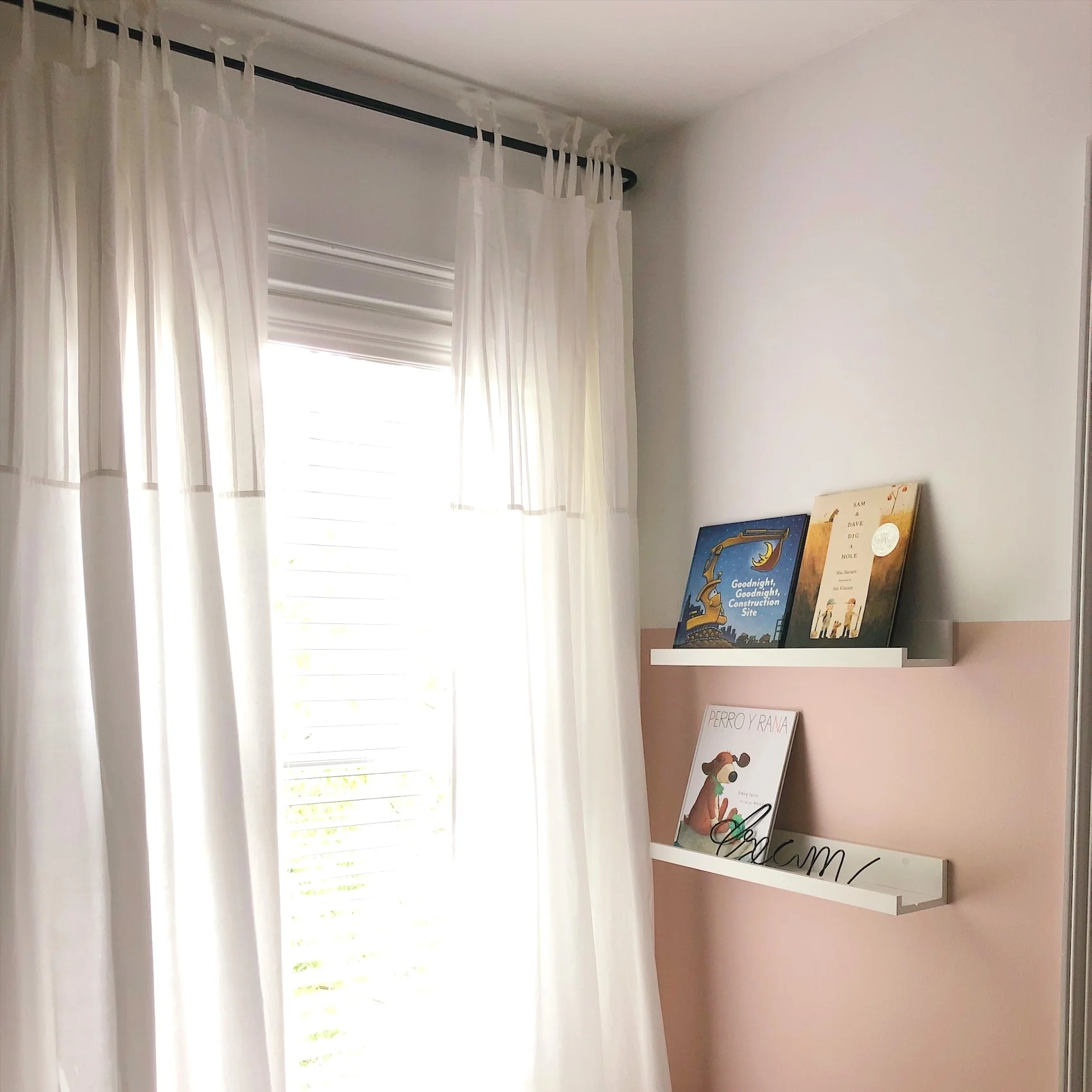 nursery+bookshelves.jpg