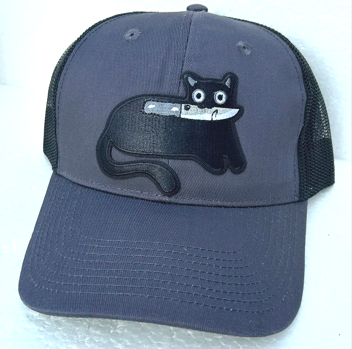 two-tone trucker w/black cat