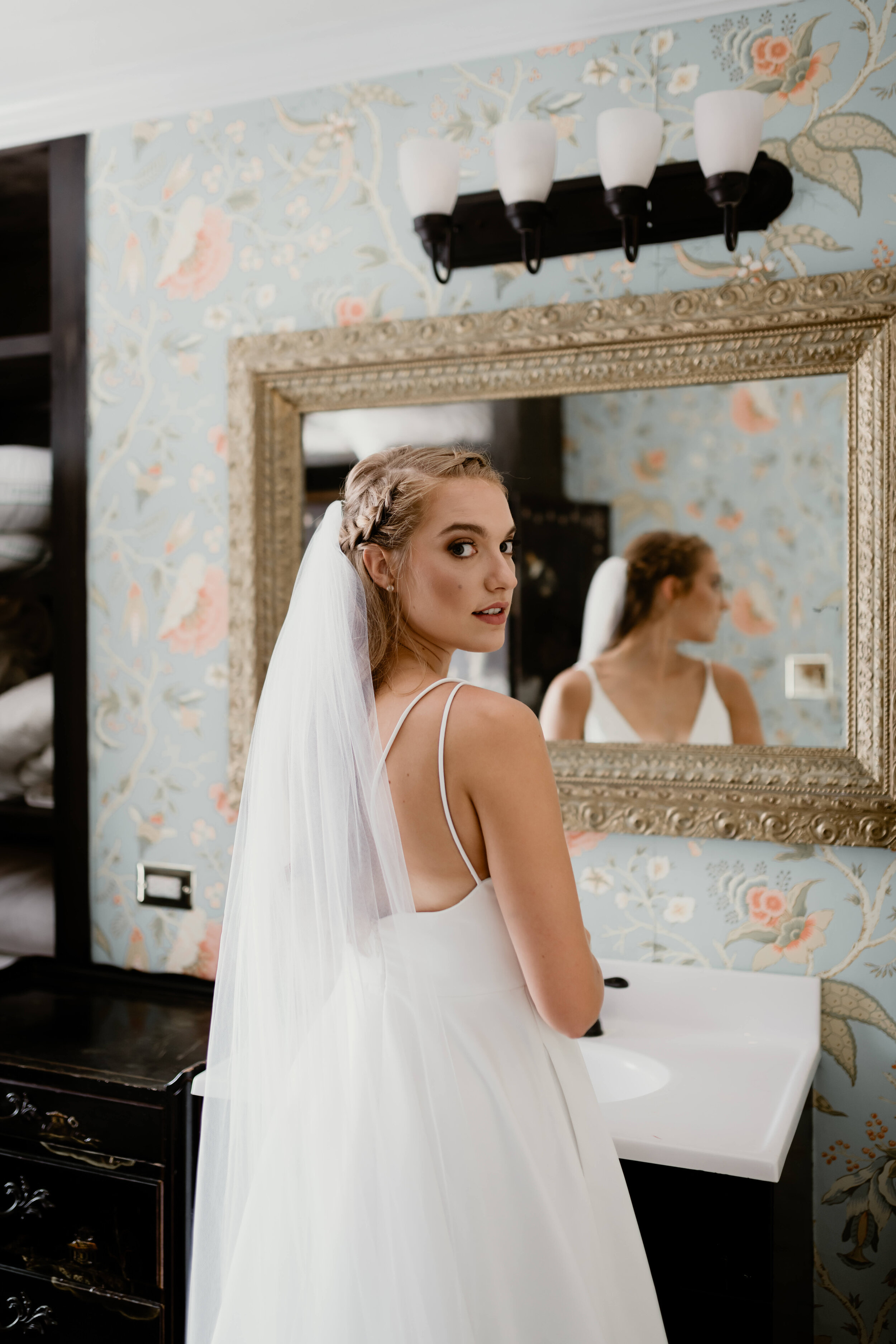 RALEIGH_WEDDING_GABBY_AND_SMITTYDSC_1608.jpg