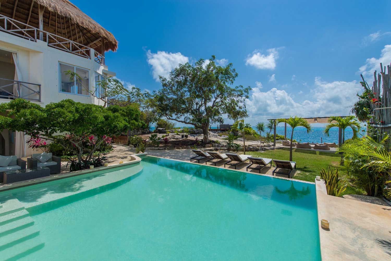 Casa-Coco-Wide-Pool-&-Villa