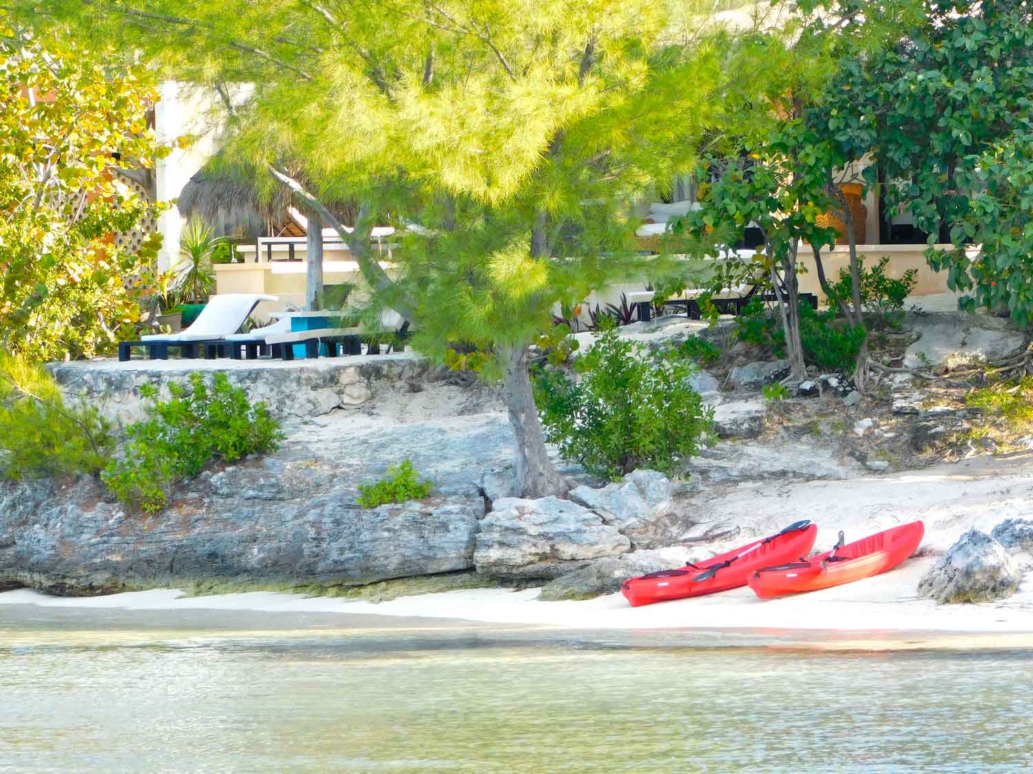 Encantada Beach Lounge &amp; Kayaks