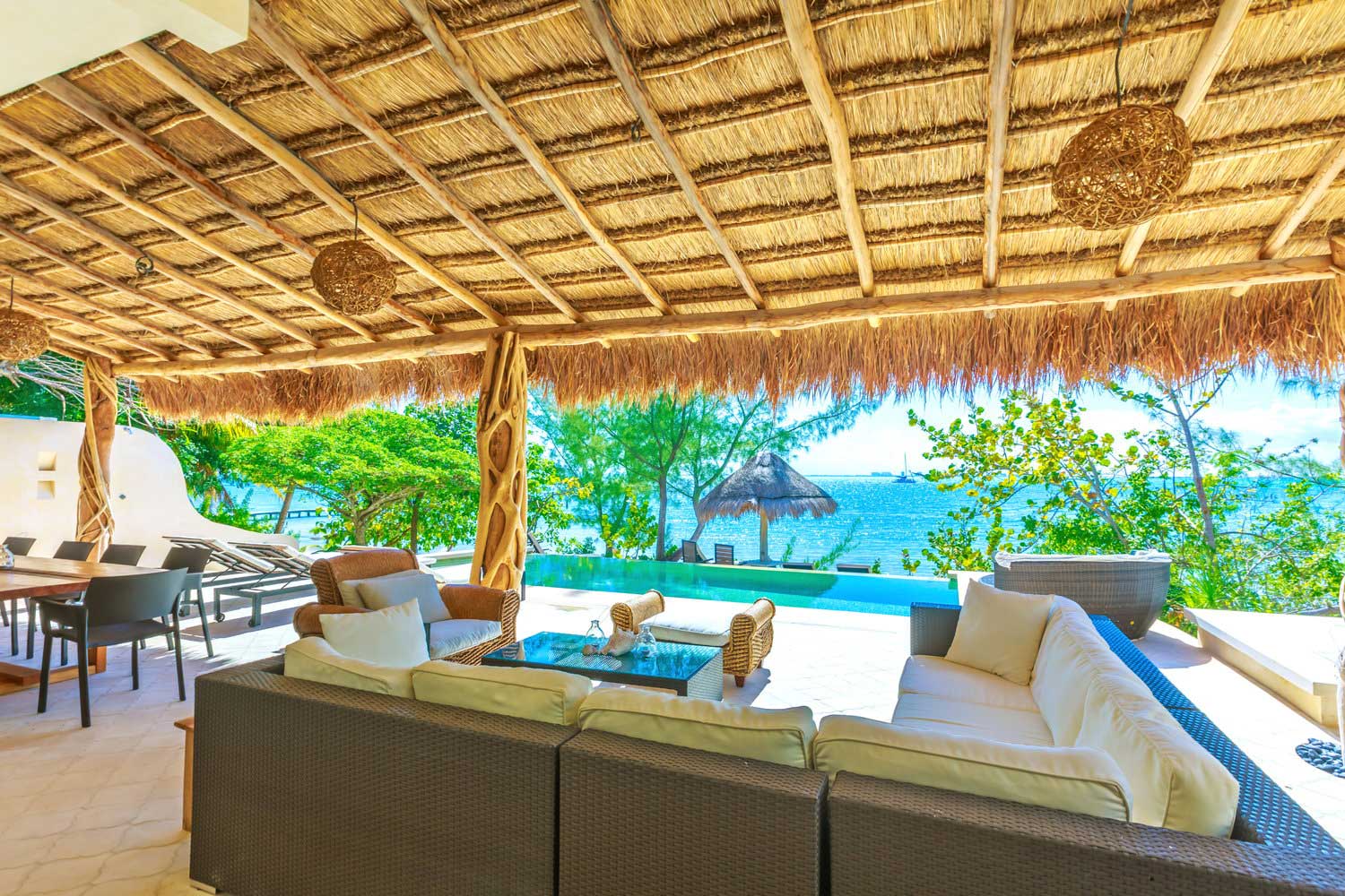 Encantada Pool Lounge Ocean View