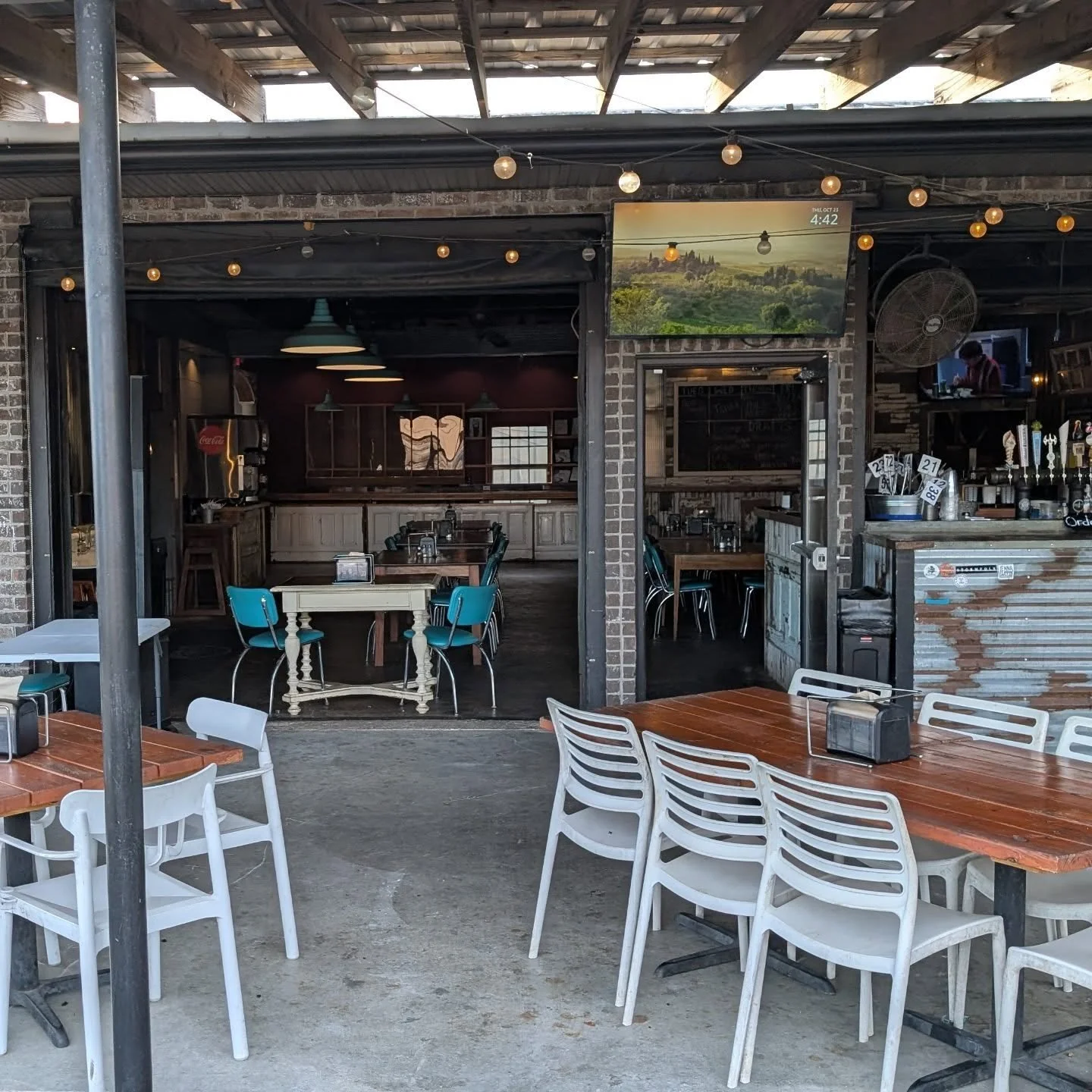 Tonight: Phil &amp; Foster (inside)
Fri: Rock and Roll Bingo 
Sat: CLOSED for a private event