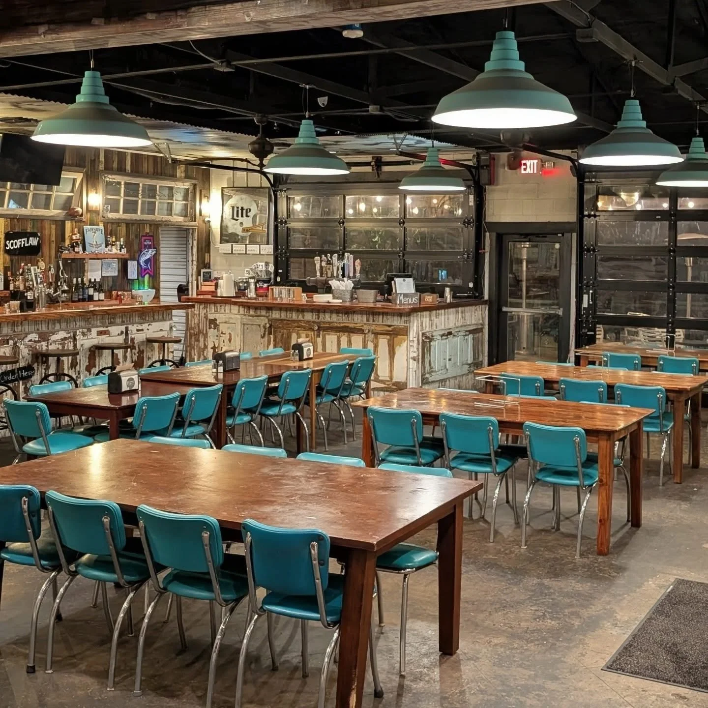 This week: 
Tonight: House tunes and tacos 
Wed: Trivia 
Thur: Closed for a private event 
Fri: Bingo
Sat: SEC championship game (with sound inside and out)