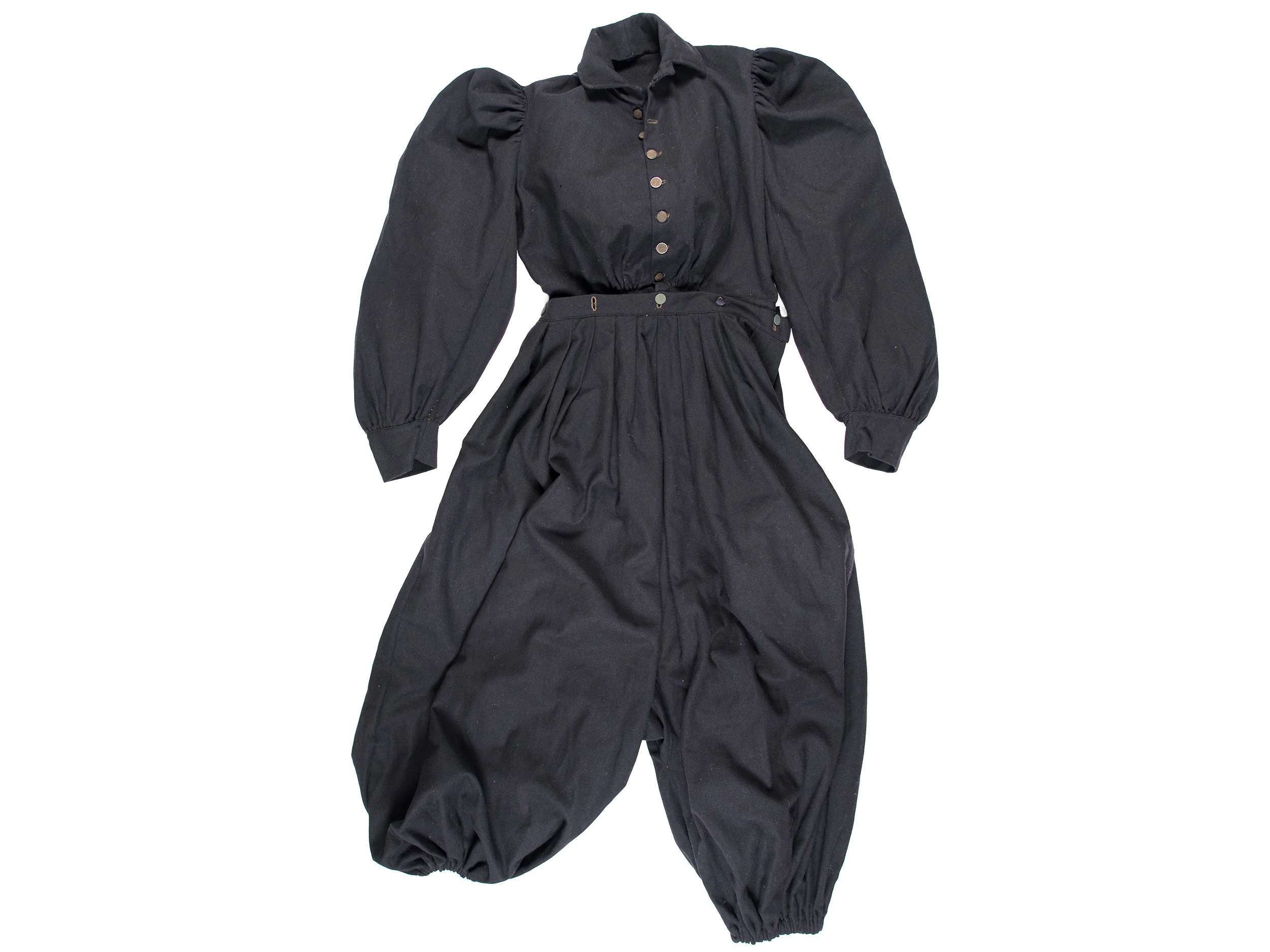 Edith Hall Plimpton’s gymnasium suit, 1896
