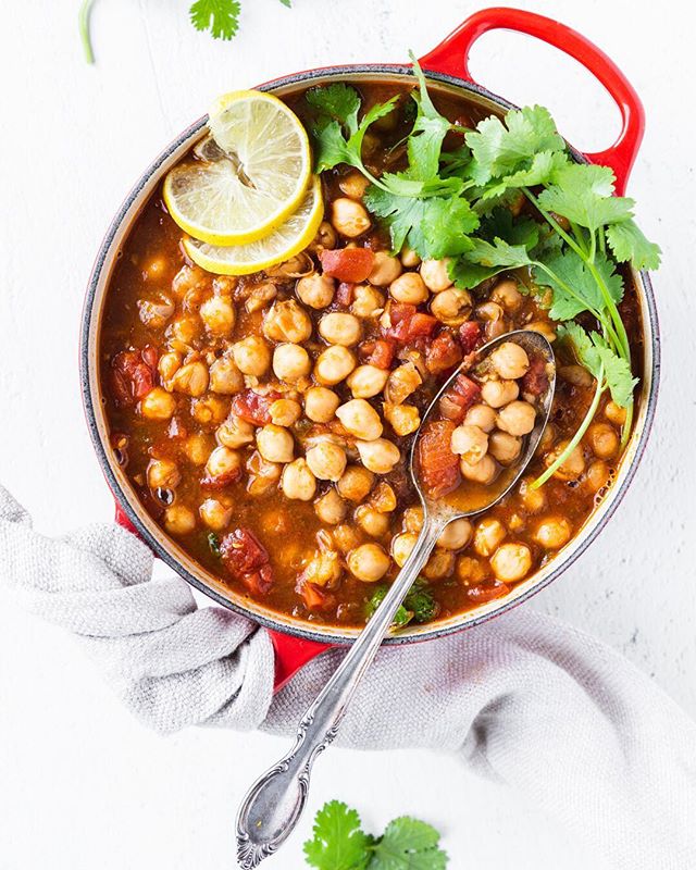 Really craving this Chana Masala with some pickled onions and Jeera rice right now!!! Shot for @thefeedfeed .
.
.
#heresmyfood #foodphotography #foodstyling #chanamasala #indianfood #curry #cookshala #chickpeas #chickpeacurry #chickpeacurrywithrice #weekdaydinner #easyweeknightmeals #easyweeknightdinner #glutenfree #glutenfreerecipes #vegan #veganrecipes #veganfood #foodstyling #veganfoodshare  https://thefeedfeed.com/thefeedfeed/instant-pot-chana-masala