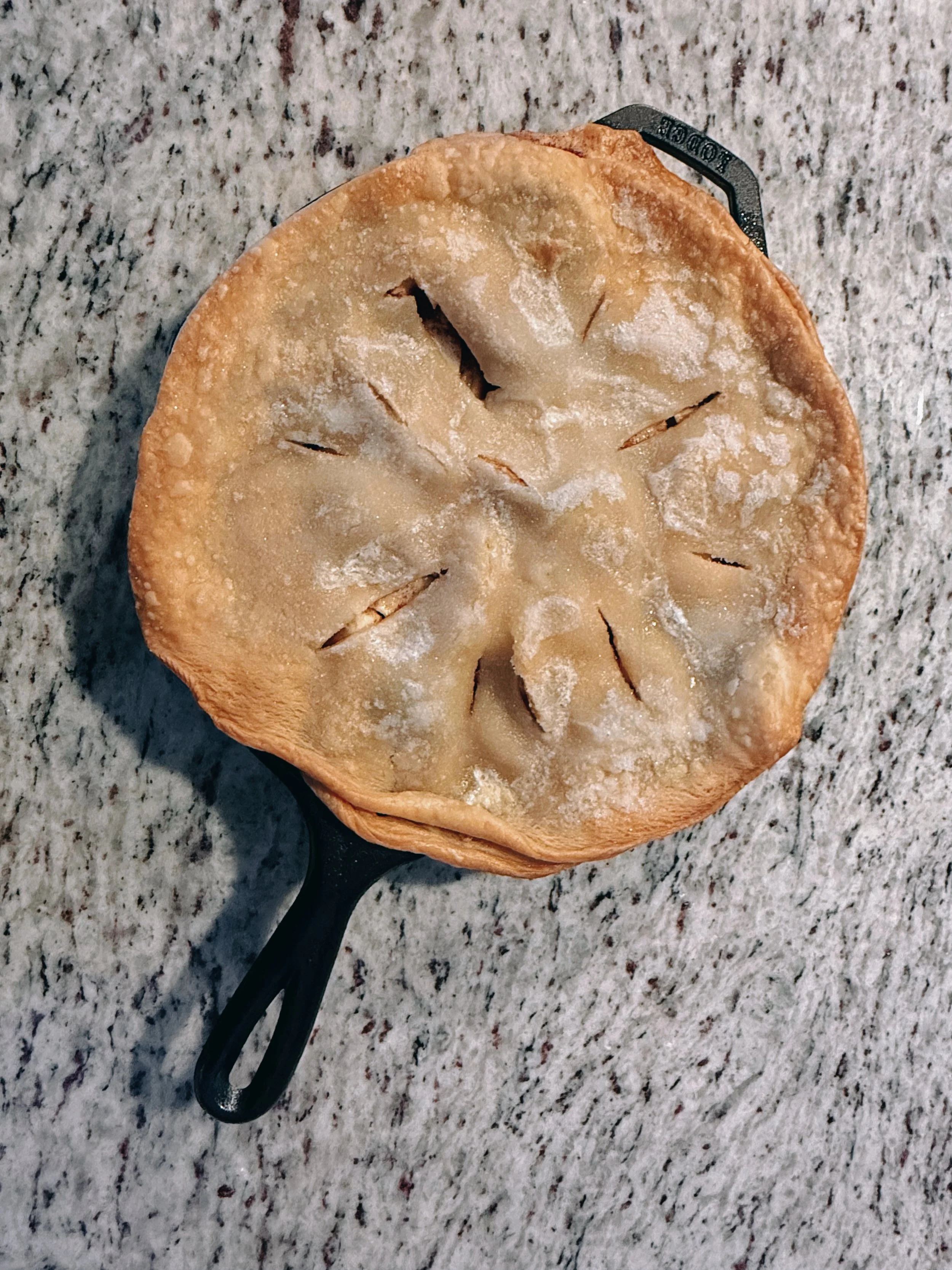 Momma's Iron Skillet Apple Pie